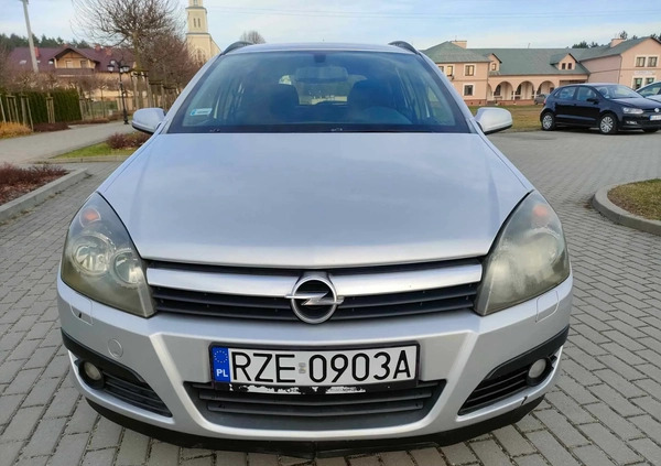 Opel Astra cena 7700 przebieg: 321211, rok produkcji 2006 z Rzeszów małe 326